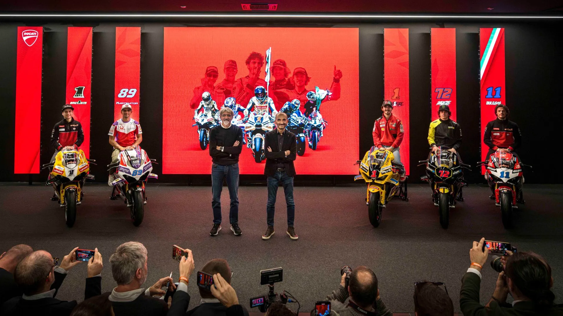 Un successo la festa Ducati a Bologna, ma quei fischi a Marquez....