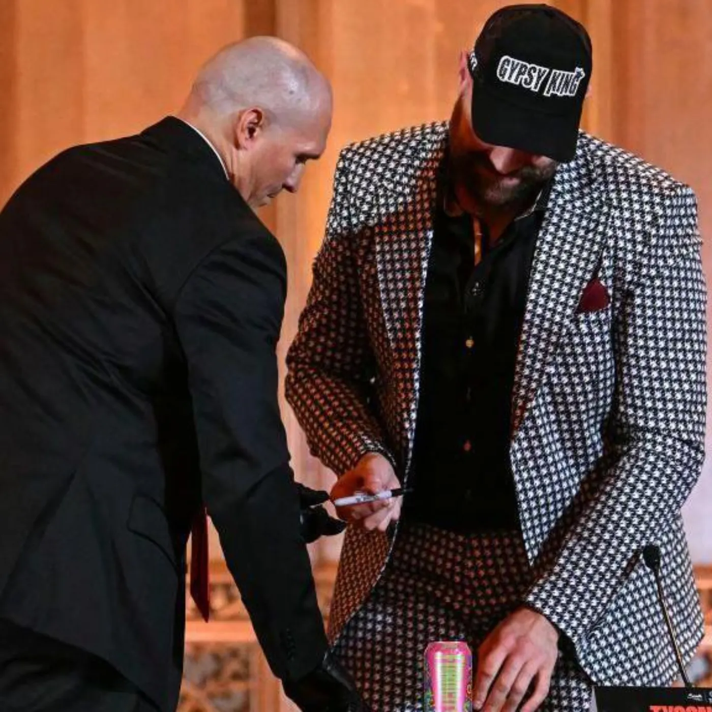 image_674ffaa36277e Fury's Nightmare Continues: Usyk Poised to Crush The Gypsy King in Epic Rematch!