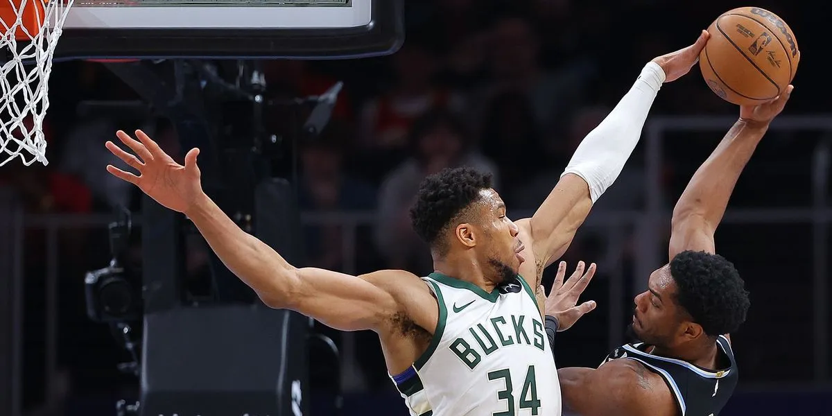 Monday Morning Media Roundup: The Milwaukee Bucks walk a fine competitive  line, and more - Brew Hoop