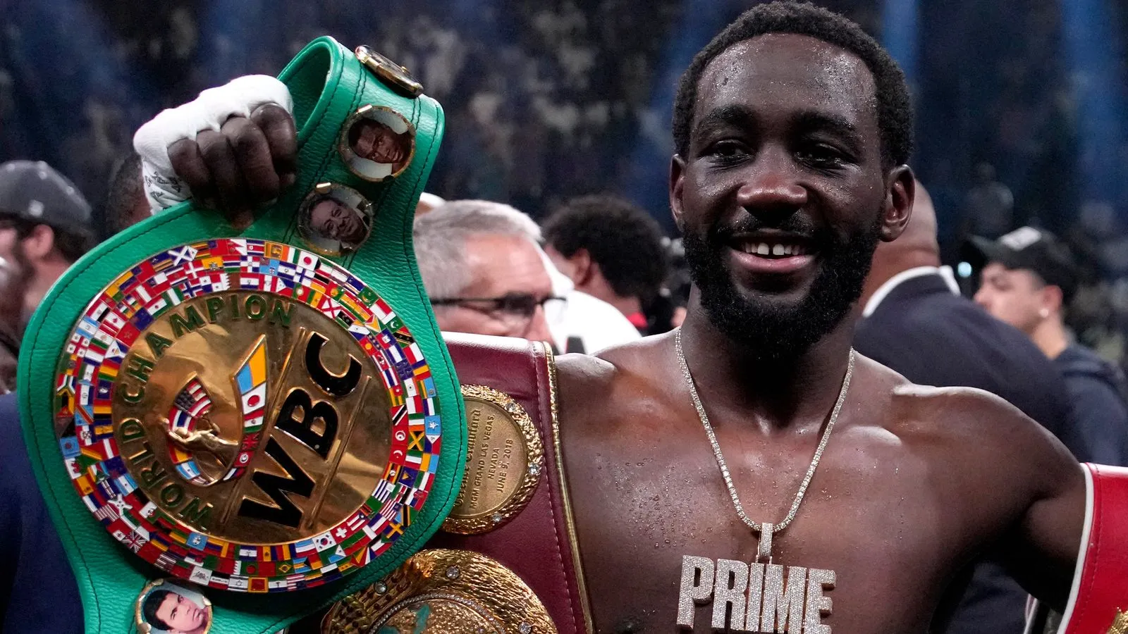 Terence Crawford trở thành nhà vô địch hạng bán trung không thể tranh cãi với chiến thắng TKO trước Errol Spence Jr | Tin tức quyền anh | Sky Sports