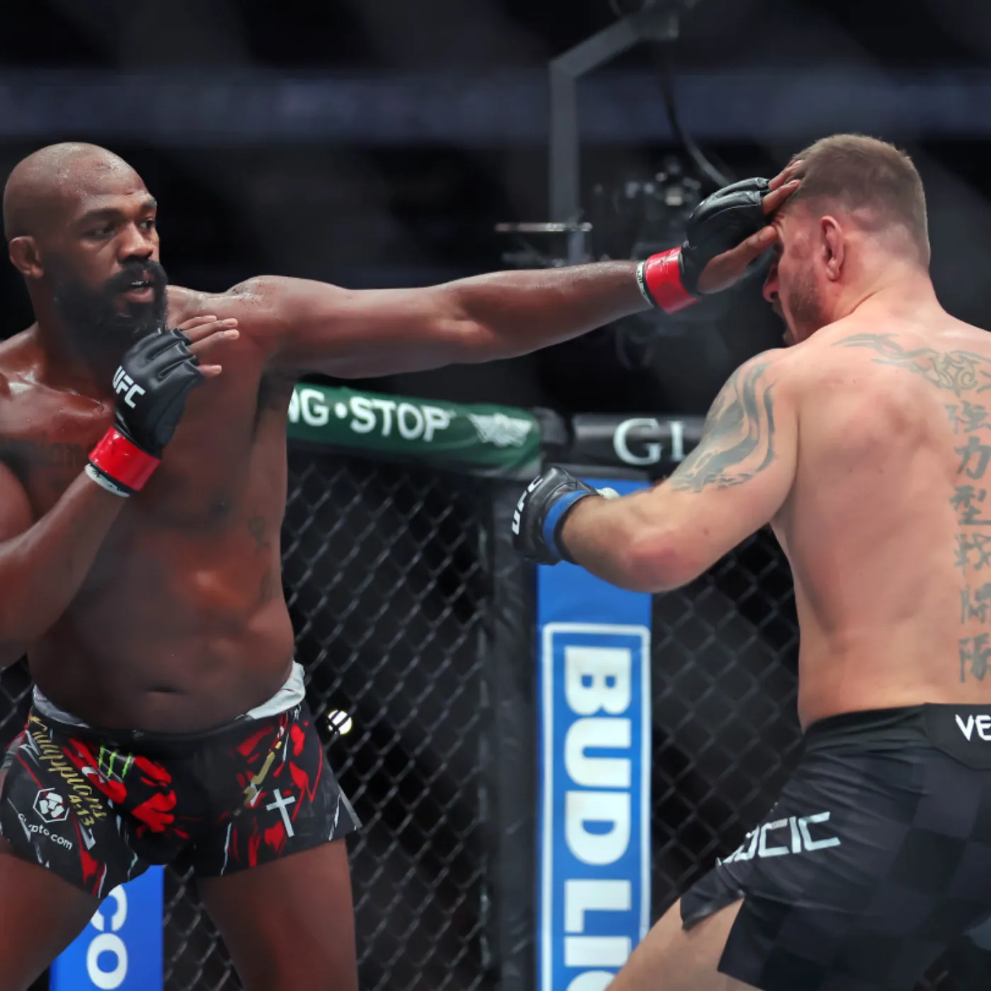 image_675cee0c98e7b Covington Claims Jones Has No Escape After Fearing a Showdown with Aspinall