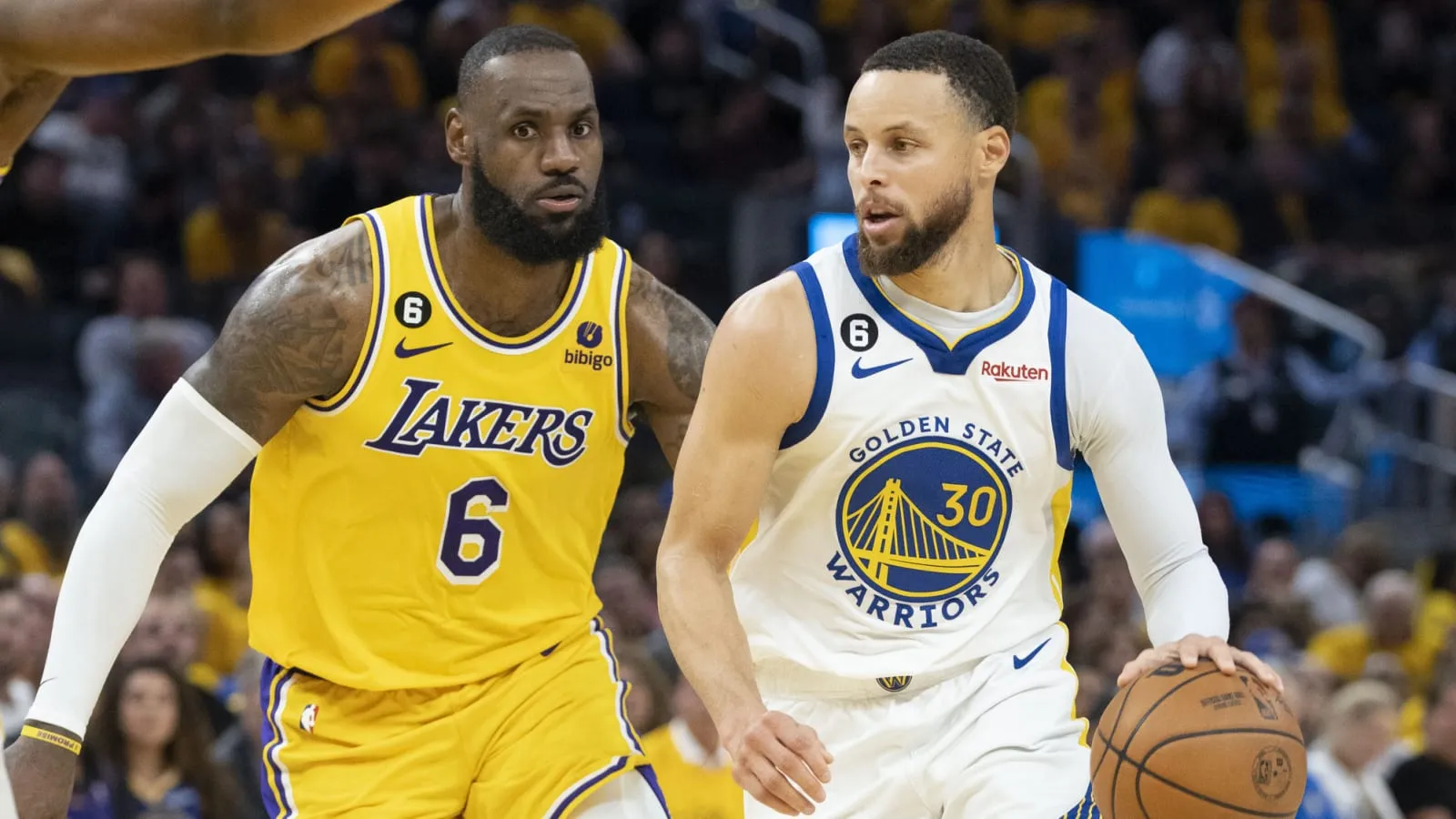 Insider lays out path for LeBron James, Stephen Curry to team up |  Yardbarker