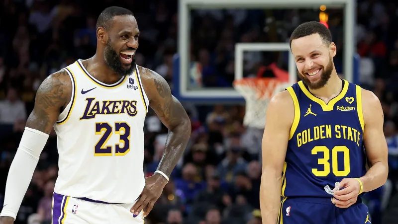 LeBron James team up with Stephen Curry at Golden State Warriors