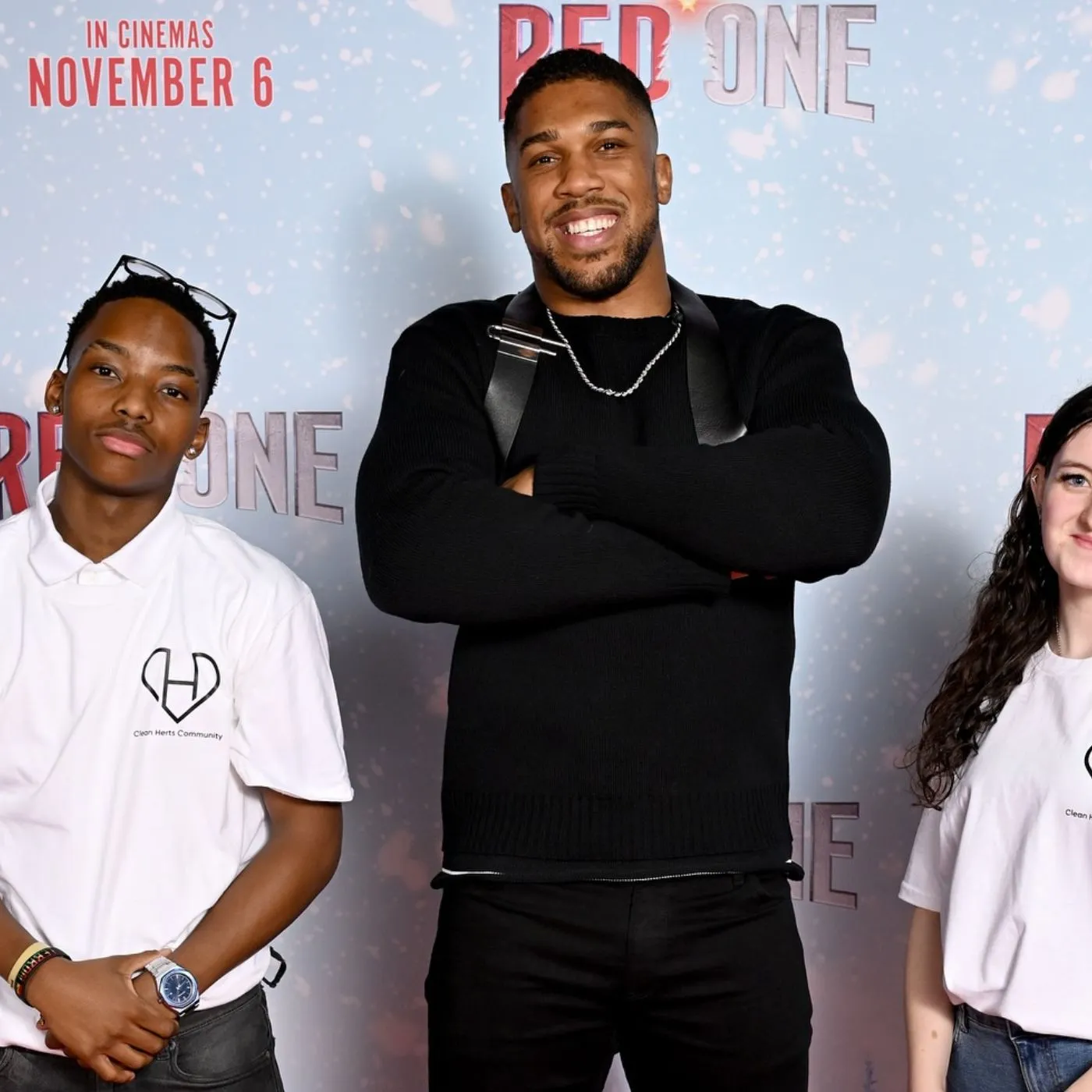 image_6760edc925436 Anthony Joshua and The Rock Steal the Spotlight at the Glamorous Red One Premiere