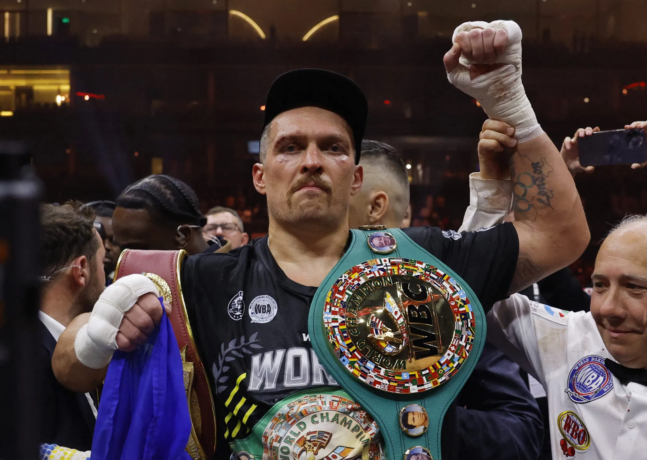 image_6764e075bf1c2 Usyk's surprising reaction to Tyson Fury facing $40 million tax fine