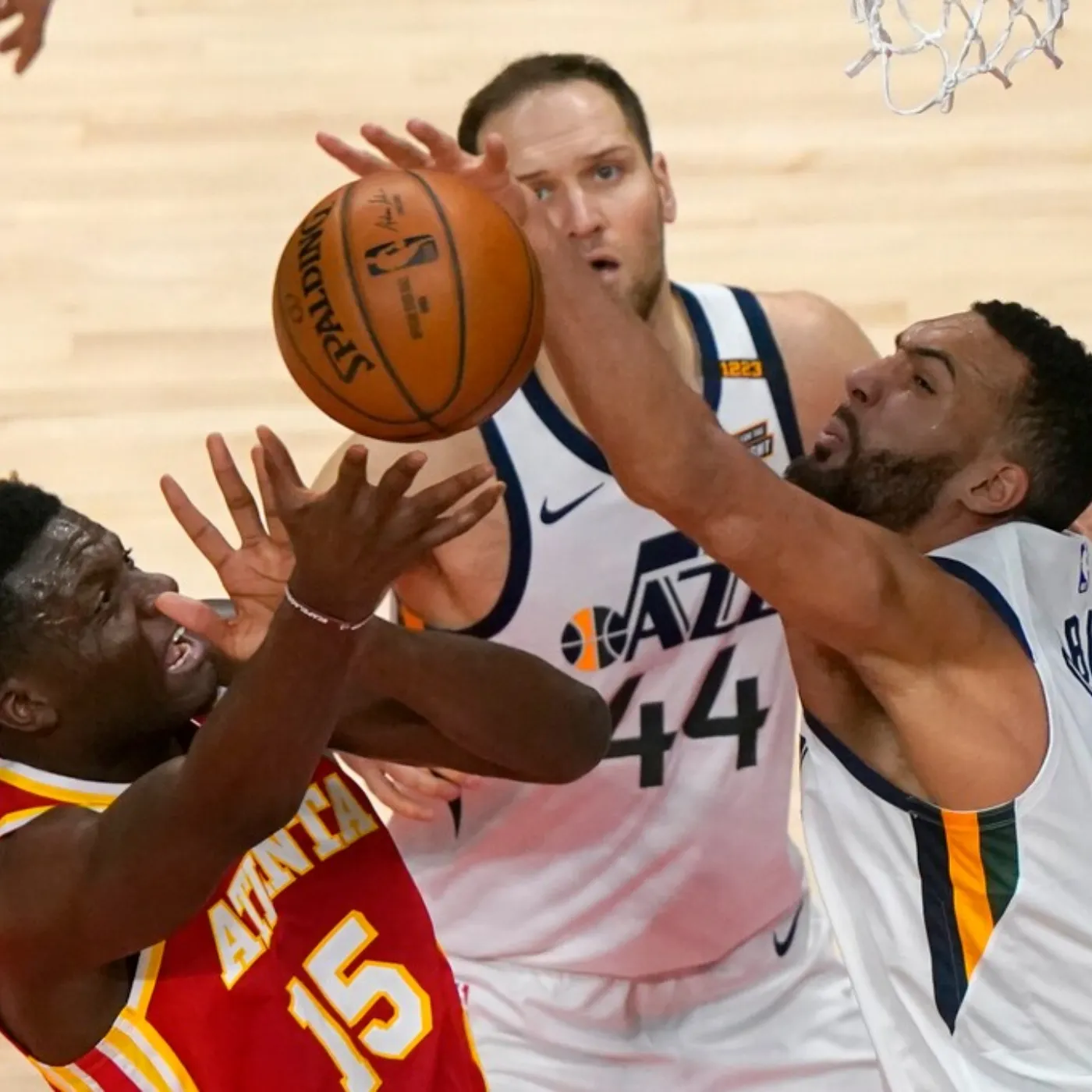 image_676a54e73c342 The Epic Showdown Between Clint Capela and Rudy Gobert Highlights the Key X-Factors in the Matchup Between the Hawks and Timberwolves!