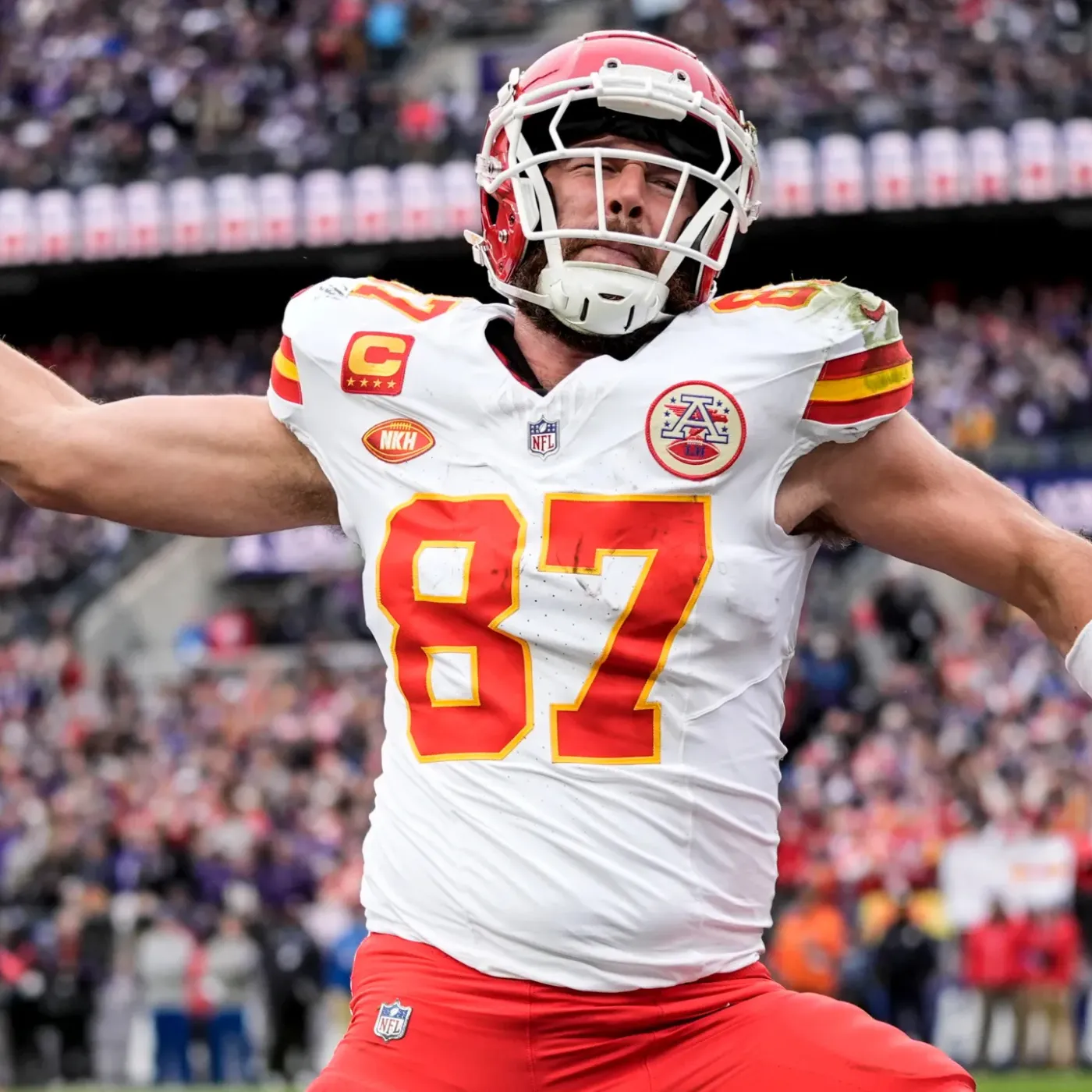 image_676a5c26c021d Taylor Swift and Travis Kelce Spark Buzz with Adorable Matching Jacket Appearance