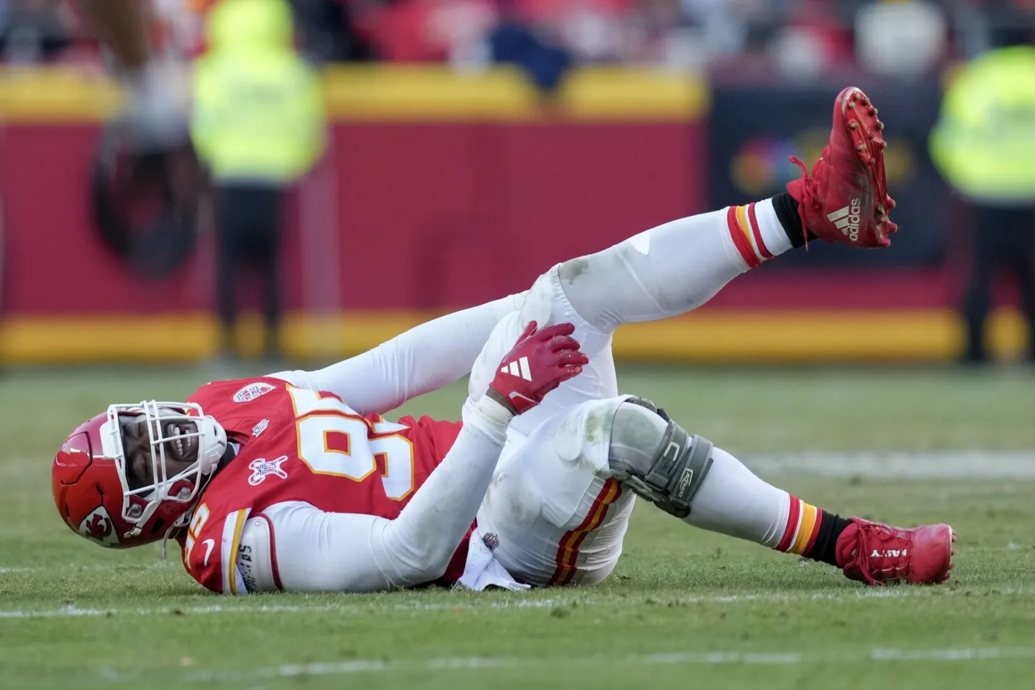 image_676b93f7b52d1 ????Chris Jones and Jawaan Taylor's injuries could reveal a serious weakness for the Kansas City Chiefs against the Steelers????????????