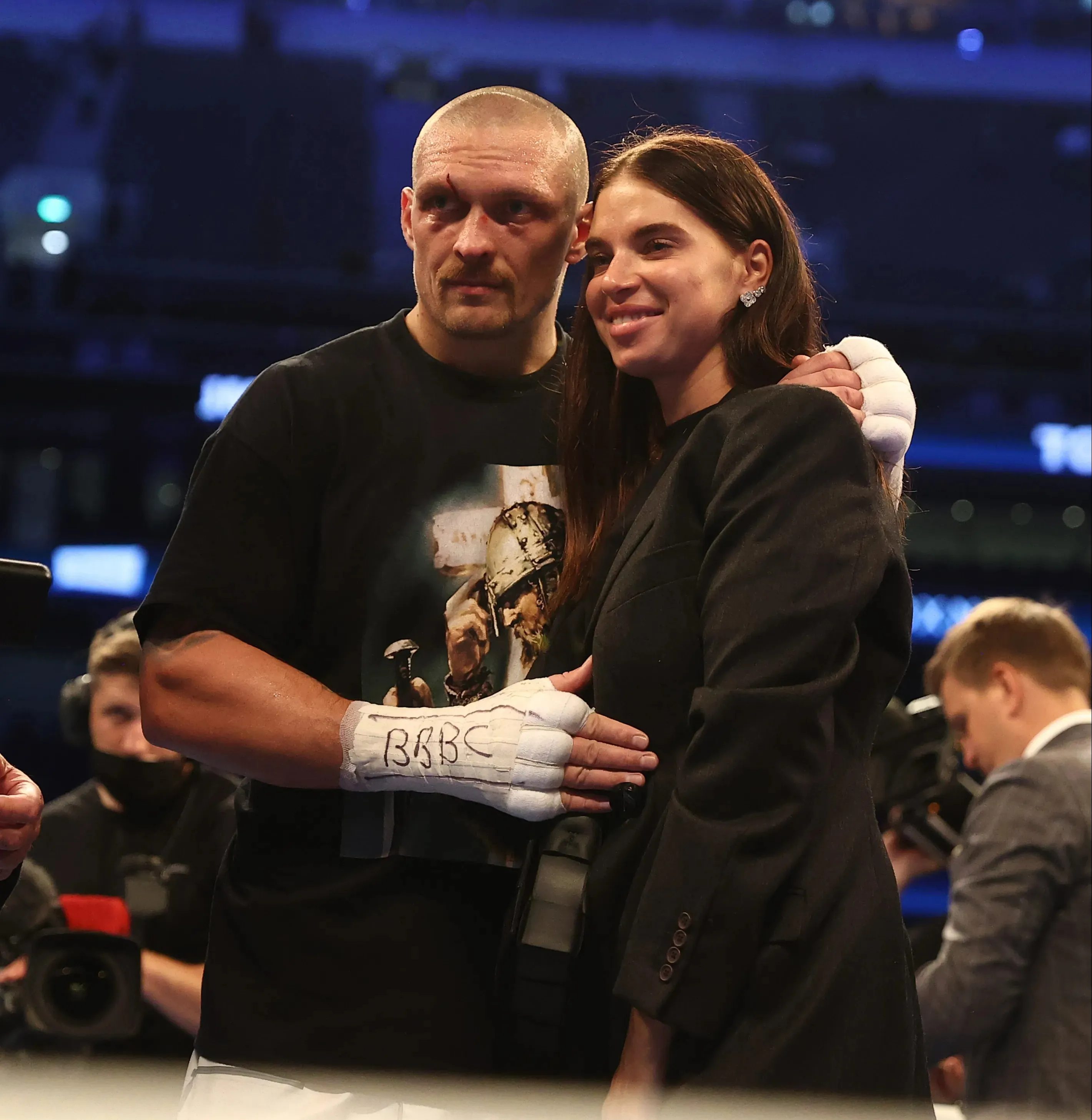 image_676bc0b6d0040 Who is the woman behind Heavyweight Champion Oleksandr Usyk's success?