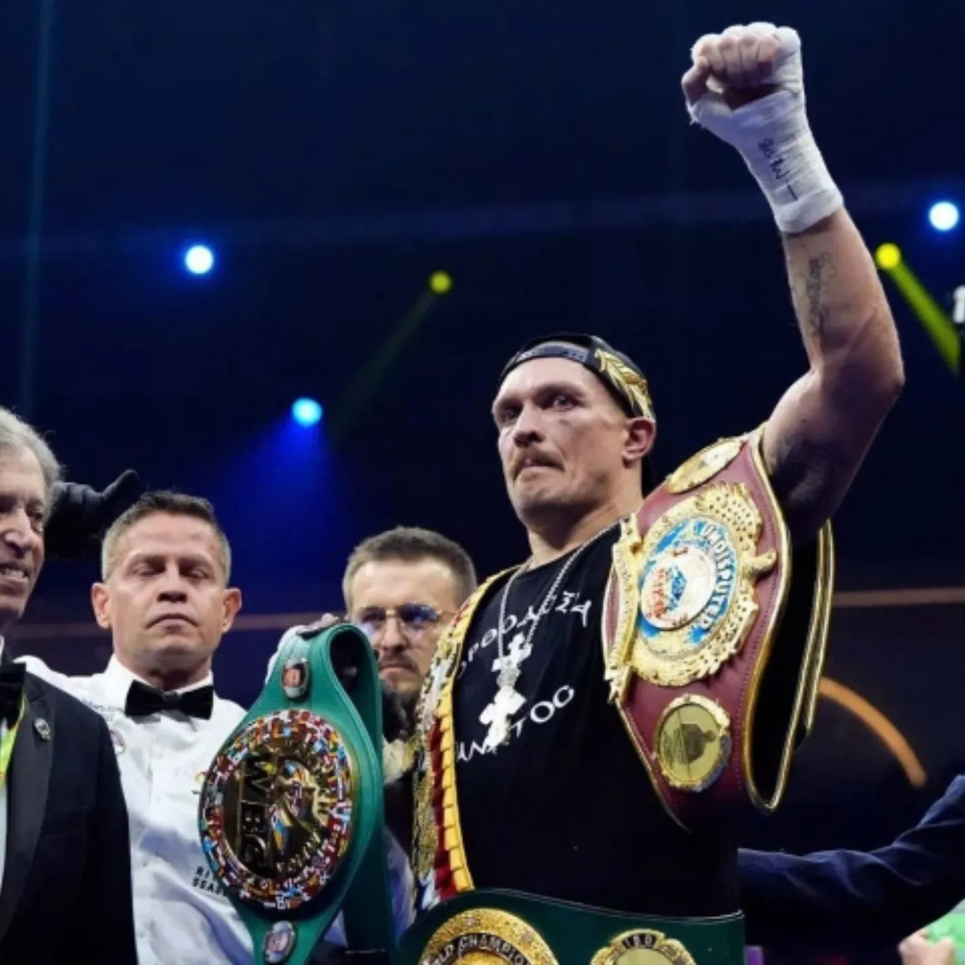 image_676cf922121ca Oleksandr Usyk to Face The Rock in 2025 A Match Like No Other