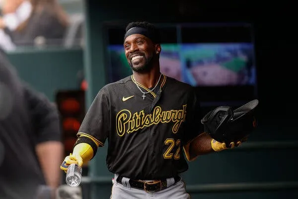 image_676d9ddfbcda4 McCutchen Rejoins Pirates in $5M Deal