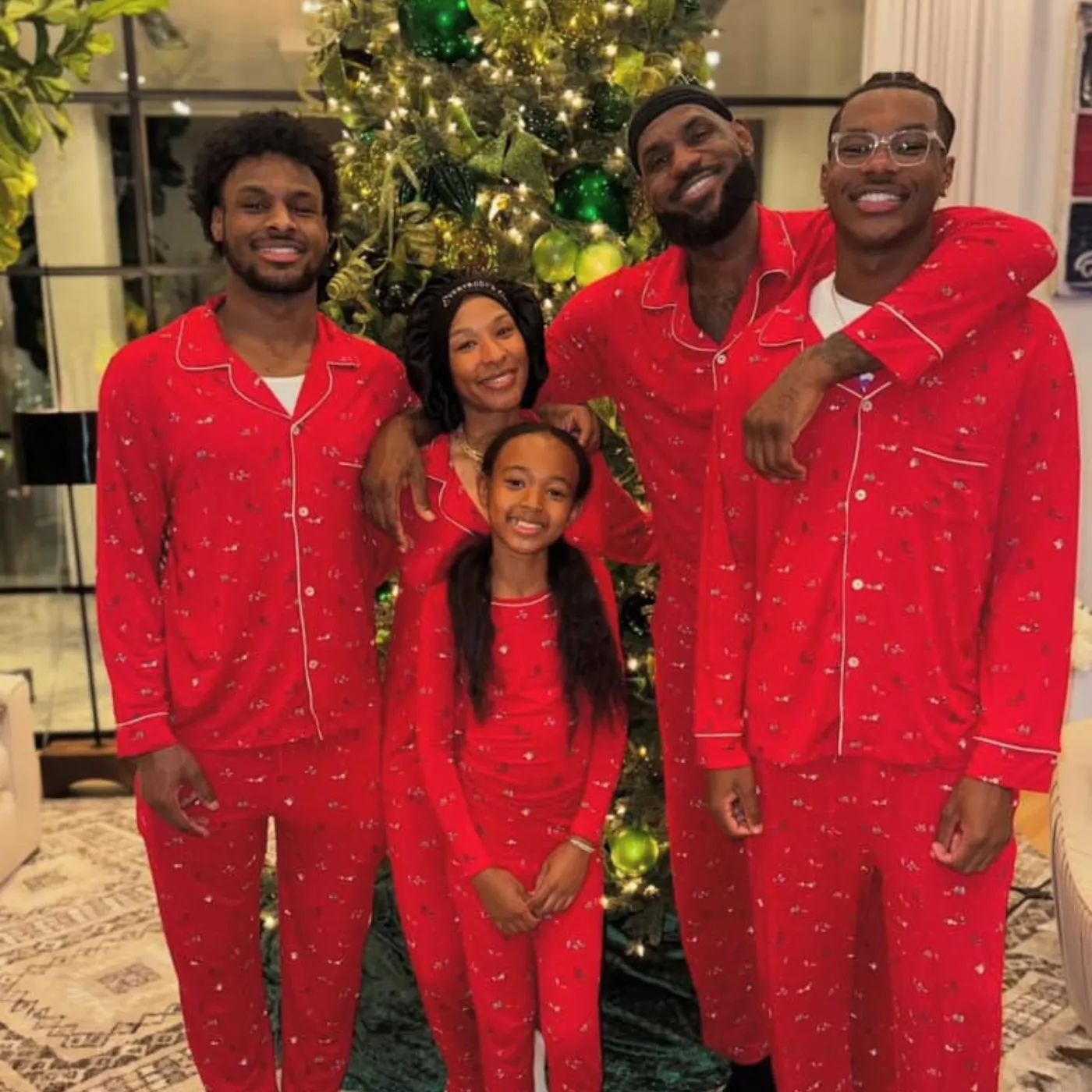 image_676e19d17d8d0 LeBron James not only shines on the court but also shines on Christmas Eve with his family