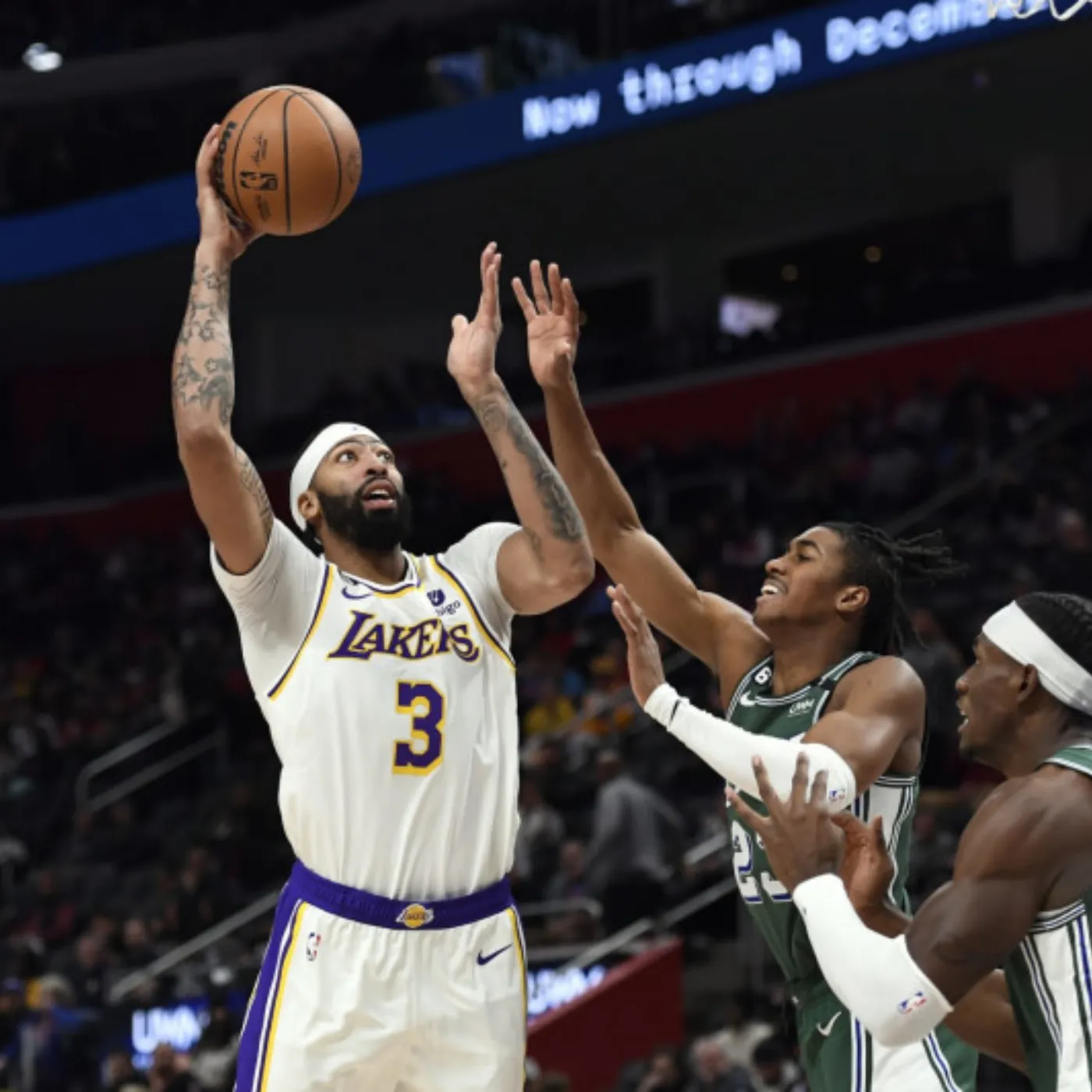 image_67725698d8b1b Anthony Davis and Austin Reaves Propel LeBron-less Lakers to Dominant Win Over Kings