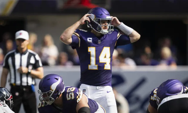 image_6772c357b8610 Sam Darnold Soaks in ‘Pretty Special’ Locker Room Moment After Vikings Take Down Packers—A Night to Remember!