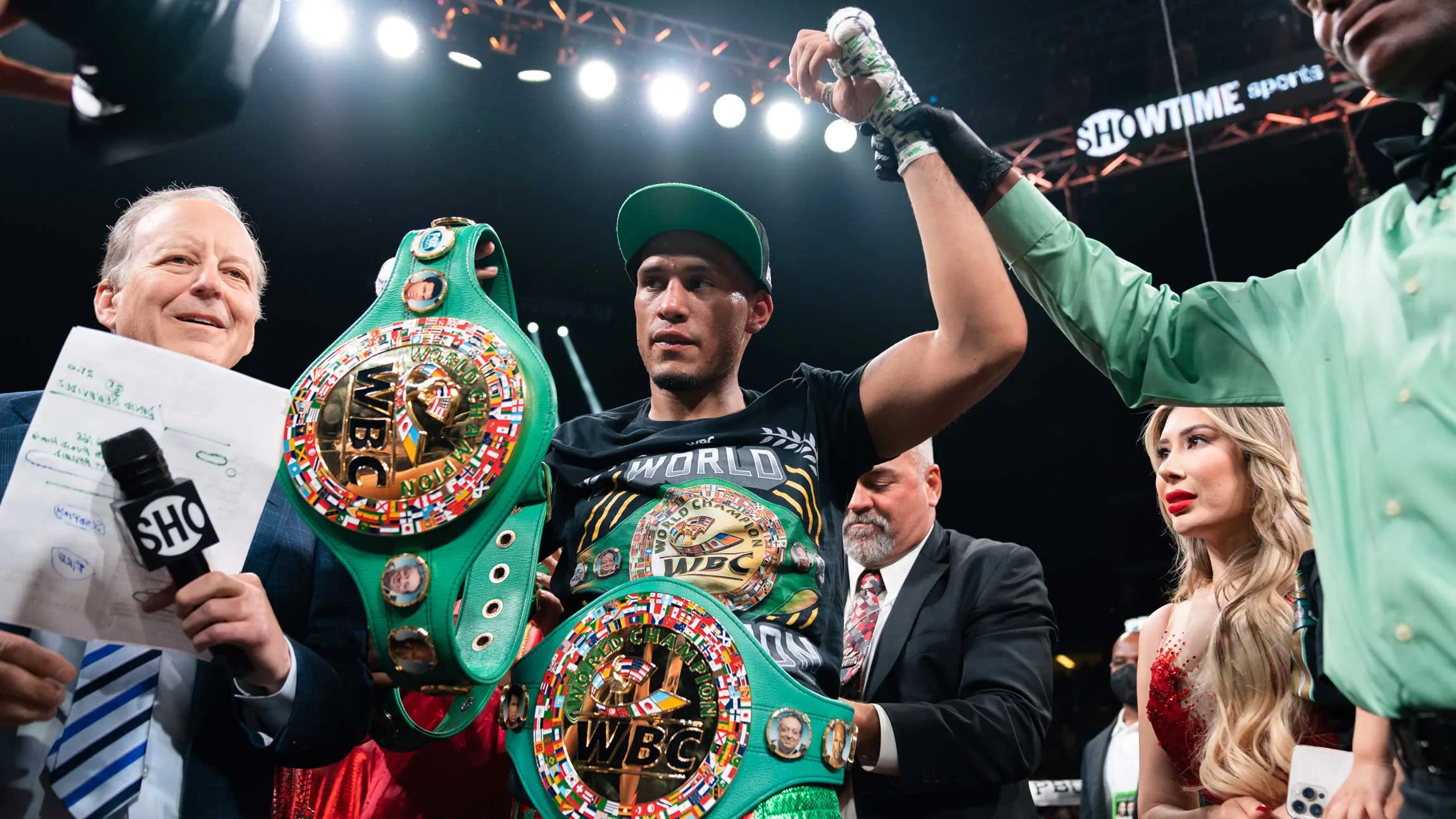 image_6773a674ac8f4 David Benavidez denies Usyk's dominance. He is ready at any time