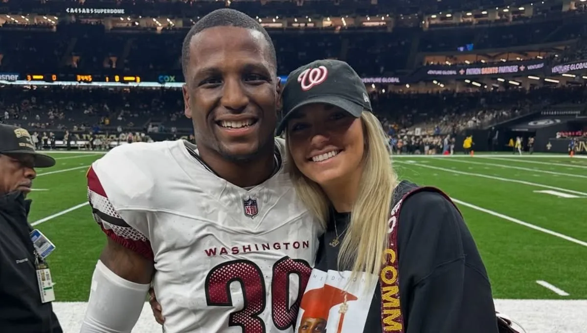 image_6773a67949374 Jeremy Reaves Proposes to Girlfriend on the Field After Commanders Secure Playoff Spot