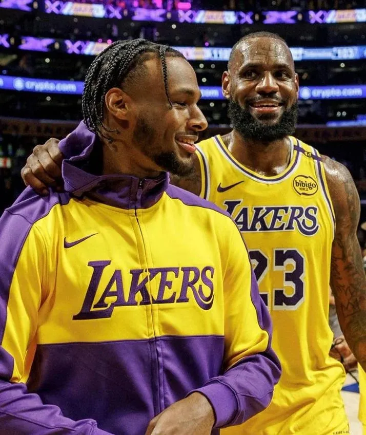 image_677576a66b383 LeBron and Bronny’s Jaw-Dropping Alley-Oop During Lakers Warmups Leaves Fans Speechless!