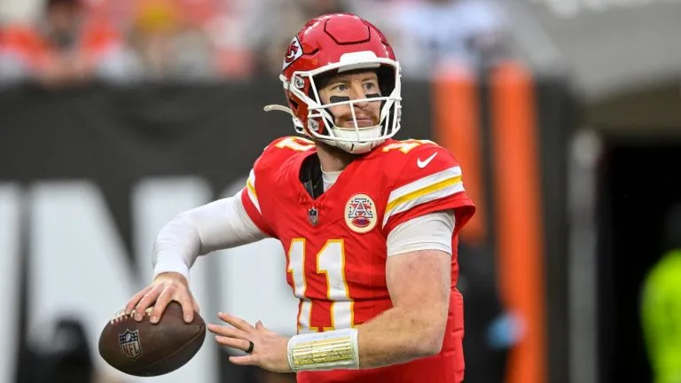 Chiefs sẽ chọn Carson Wentz ra s&acirc;n ở vị tr&iacute; QB trong trận chung kết gặp Broncos - Sportsnet.ca