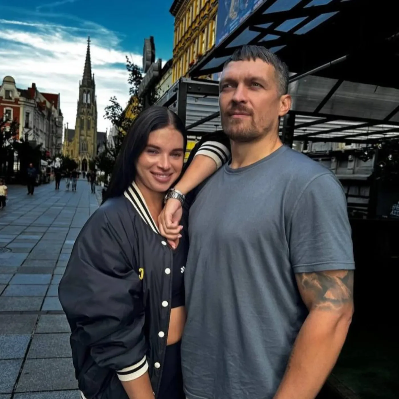 image_67774bbb49560 Oleksandr Usyk’s Bombshell Best Fighter Claim Sparks Heated Debate Over Wife’s Role in His Success