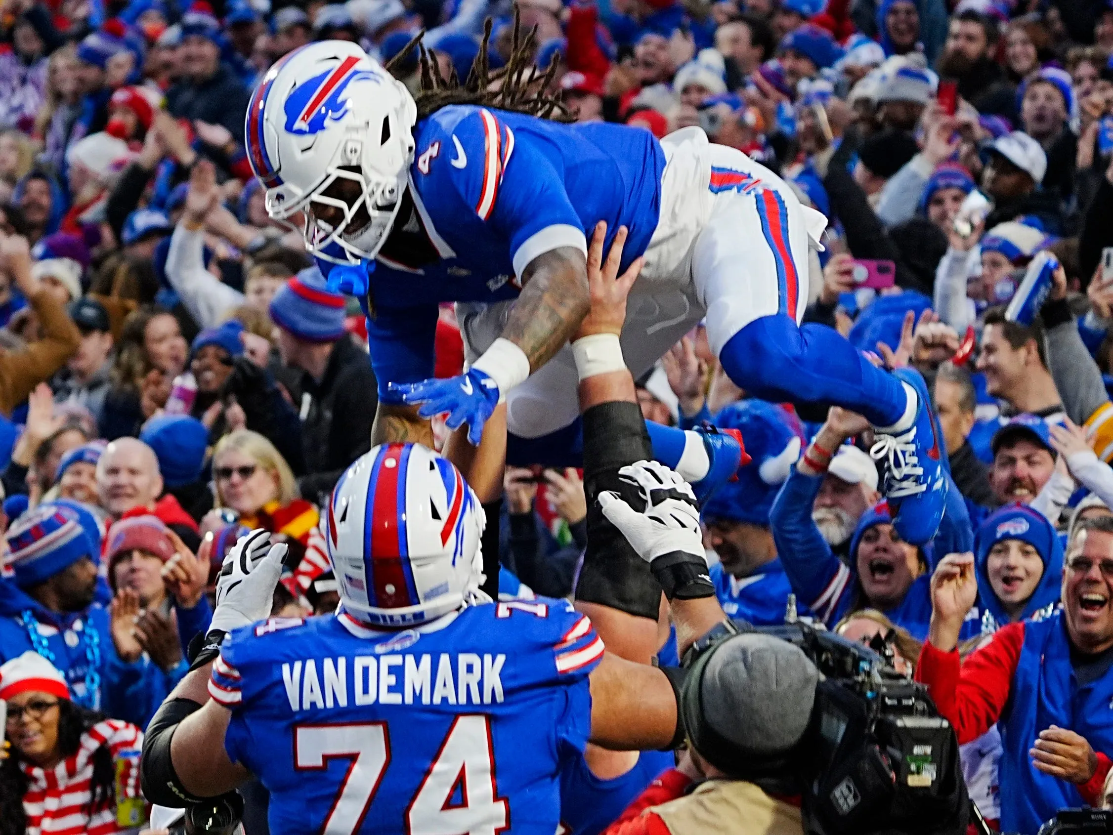 Bills kết th&uacute;c m&ugrave;a giải ho&agrave;n hảo của Chiefs với c&uacute; đấm hạ gục TD của Josh Allen