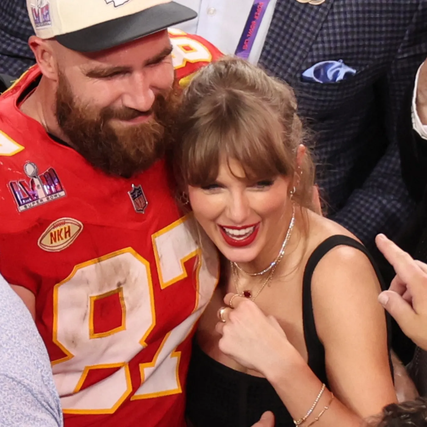 Taylor Swift and Travis Kelce Are About to Temporarily Break Up? Shocking Gay Rumors Make Fans Restless!