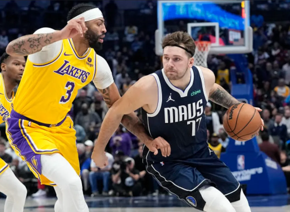 image_67aac80f4b729 Stephen Curry Reacts to Blockbuster Luka Doncic-Anthony Davis Trade: A One-Word Verdict