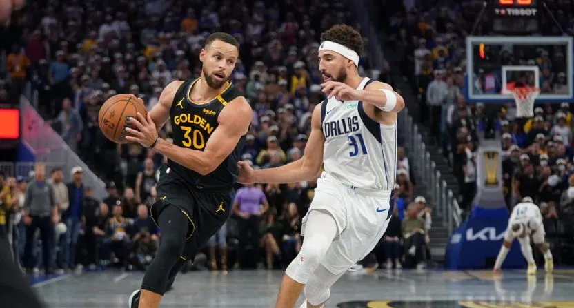 image_67ad9c4845b28 Stephen Curry's strange attitude towards Klay Thompson in the recent Mavericks vs Warriors game