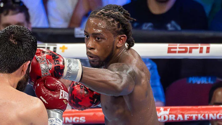 image_67ade2326e9bb Keyshawn Davis with the journey to the title of the world's leading lightweight boxer, continuous efforts to look forward to that title.