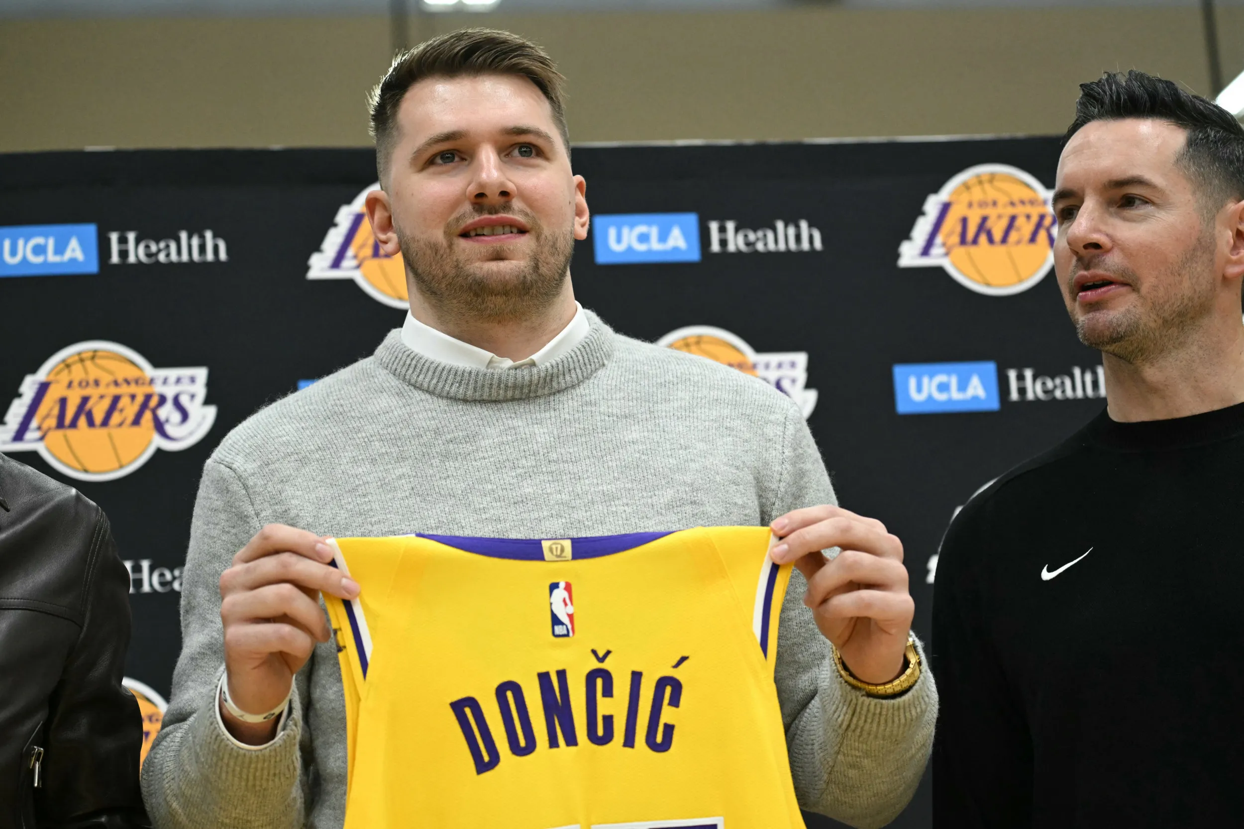 image_67b0223e3320a Klay Thompson turned down the Lakers to win a championship with Luka at the Mavericks, now Luka Doncic is with the Lakers