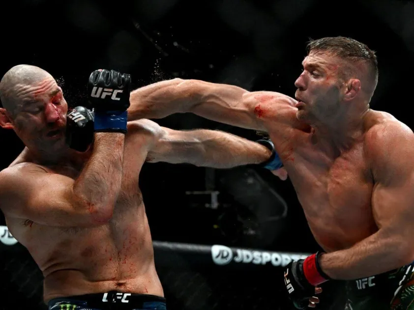 image_67b6af4491acc Dricus du Plessis breaks Sean Strickland's nose to defend UFC middleweight title